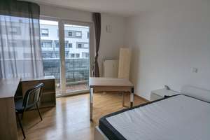 Neuwertige möblierte 1-Raum-Wohnung mit Balkon und Einbauküche in Regensburger Innenstadt