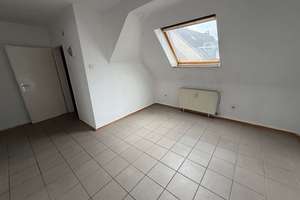 Viel Platz & Potenzial: 2-Zimmer-Wohnung mit zwei zusätzlichen Zimmern im Dachgeschoss – 46149 Schwarze Heide, Oberhausen – Vorschaubild 15