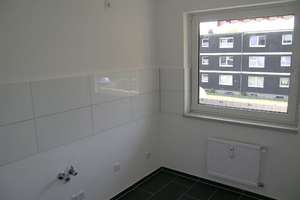 Velbert-Neviges! Renovierte 3 Zimmer-Wohnung mit Balkon – Titschenhofer Straße 7, 42553 Neviges, Velbert – Vorschaubild 3