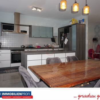 Ruhig Wohnen oder Kapital anlegen - Großzügig geschnittene 4-Zimmer-Wohnung