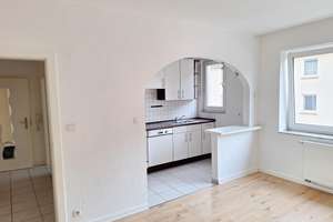 Sanierte 3,5 Zimmer-KDB Wohnung (ca. 70 qm) mit Einbauküche und Balkon / Holsterhausen – Bunsenstr. 77, 45145 Holsterhausen, Essen – Vorschaubild 4