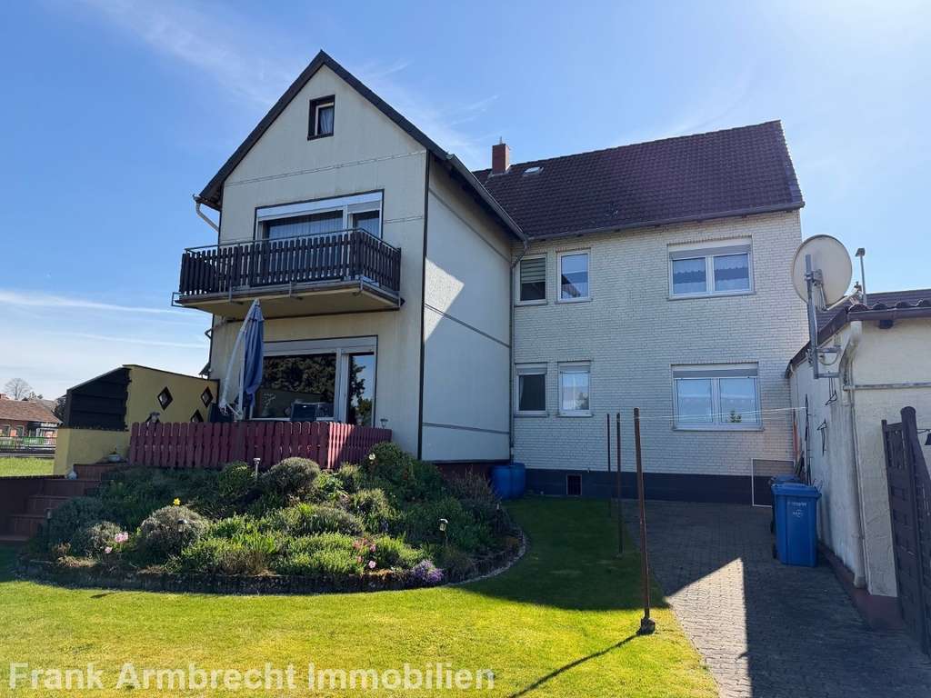 Immobilie in Bockenem - Zweifamilienhaus mit attraktivem Grundstück in Bornum zu verkaufen. - Bild 0