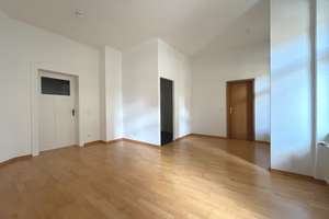 Geräumige 2-Zimmer-Wohnung mit Badewanne und Stuckelement im Wohnzimmer in Eutritzsch von Leipzig – 4129 Eutritzsch, Leipzig – Vorschaubild 3