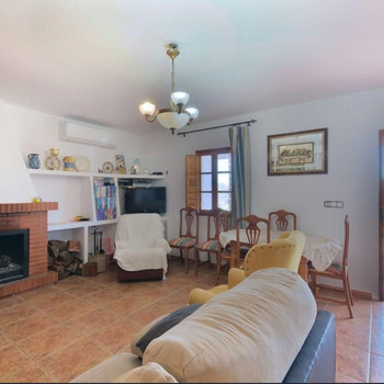 Landhaus in Comares mit 3 Schlafzimmern und Swimmingpool zu verkaufen