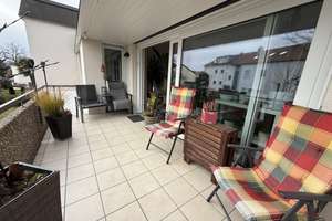 PROVISIONSFREI !  KFW-Saniertes Top 4-Fam.Haus inkl. 4 Garagen auf 672 qm Grundstück
