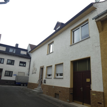 Großzügiges Zweifamilienhaus mit vielfältigen Nutzungsmöglichkeiten in Bingen-Kempten!