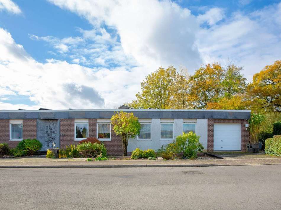 Frontansicht mit Garage