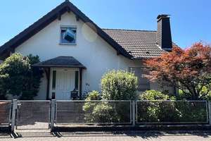 Familienfreundliches bezugsfreies EFH mit Wintergarten an einer Spielstraße und fußläufig zum Rhein! – Die vollständige Adresse der Immobilie erhältst du vom Anbieter., 53572 Unkel – Vorschaubild 3