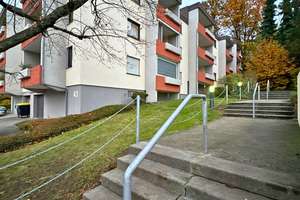 Gepflegte 2-ZKB-Wohnung mit Balkon & Außenstellplatz – Graf-Stauffenberg-Straße 43, 66121 Eschberg, Saarbrücken – Vorschaubild 2