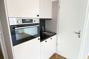 Clever geschnittene 2 Zimmer mit Balkon, EBK & Fußbodenheizung – Florian-Geyer-Straße 111ü, 12489 Adlershof, Berlin – Vorschaubild 3