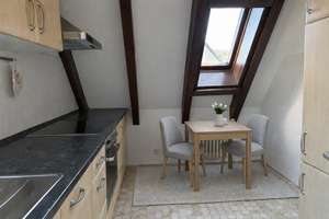 Helle 2-Zimmer Maisonette-Wohnung mit Balkon in Stuttgart-Degerloch – Die vollständige Adresse der Immobilie erhältst du vom Anbieter., 70597 Waldau, Stuttgart – Vorschaubild 3