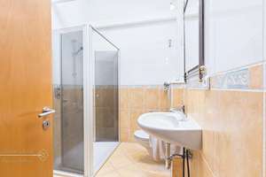 Bremen - Woltmershausen • Dachgeschosswohnung mit Fußbodenheizung, Kaminofen & Tiefgaragenstellplatz – Die vollständige Adresse der Immobilie erhältst du vom Anbieter., 28197 Woltmershausen (Ortsteil), Bremen – Vorschaubild 7
