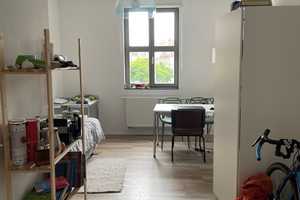 Schönes, möbliertes Studentenzimmer zu vermieten – Hauptstrasse 103, 91054 Erlangen – Vorschaubild 1