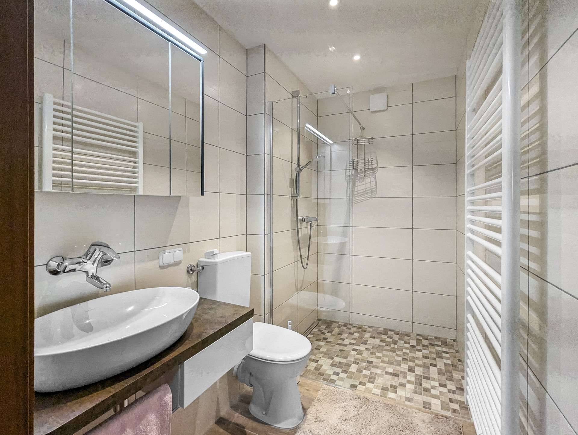 Immobilie in Welle - Mehrgenerationshaus mit Einliegerwohnung, Doppelgarage & Traumgarten in Welle - Bild 6