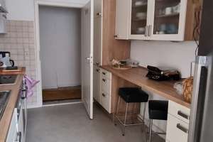Helle 3-Zimmer Altbauwohnung mit Balkon in Pforzheim möbliert und auf Zeit – Schelmenturmstr. 9, 75175 Innenstadt, Pforzheim – Vorschaubild 4