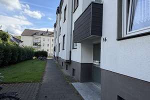 Renovierte 4-Zimmer-Wohnung mit 2 Balkonen im DG - Leverkusen-Schlebusch – 51375 Schlebusch, Leverkusen – Vorschaubild 11