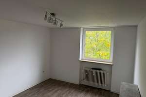 Teilmöblierte, Helle 3-Zimmer Wohnung mit Balkon im 4. OG in München-Am Hart – Paracelsusstraße 22, 80939 Am Hart, München – Vorschaubild 8