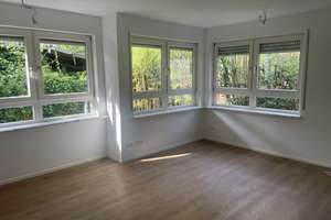 Sehr schöne 2-Zimmer-Wohnung im 1. OG mit EBK und Außenplatz in Stuttgart-Heumaden, Erstbezug