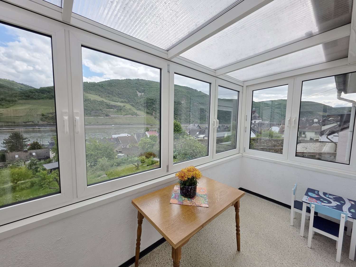 Immobilie in Trechtingshausen - Trechtingshausen - Einfamilienhaus auf großem Grundstück mit Rheinblick! - Bild 6