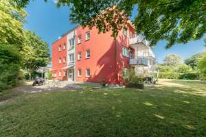 Wohnen mit Komfort: 2 Zimmer, Balkon und Tiefgaragenstellplatz