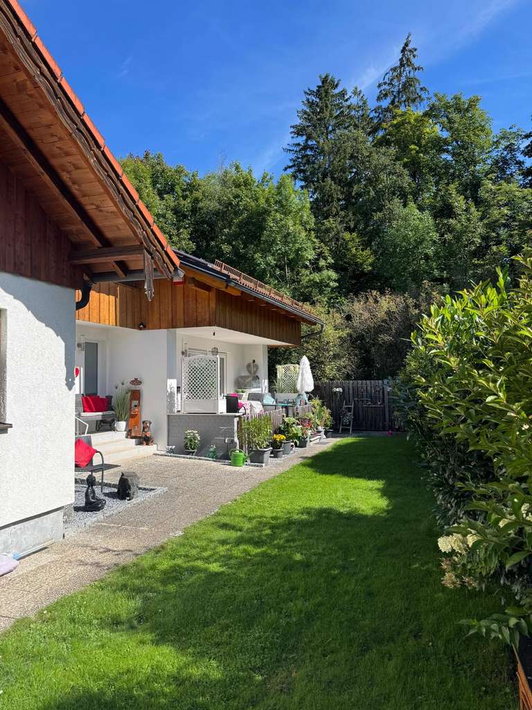 Immobilie in Wolfratshausen - Provisionsfrei - Traumlage Wolfratshausen: Großzügige Doppelhaushälfte mit Wohlfühlfaktor - Bild 1