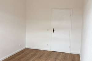 Altbau 4 Zimmer Dachgeschosswohnung im Gründerzeitviertel in Mönchengladbach – Die vollständige Adresse der Immobilie erhältst du vom Anbieter., 41061 Gladbach, Mönchengladbach – Vorschaubild 4