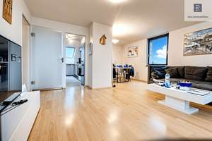 Düsseldorf-Lierenfeld: 2-Zimmer Wohnung mit kernsaniertem Badezimmer, Loggia sowie Außenstellplatz – 40231 Lierenfeld, Düsseldorf – Vorschaubild 3