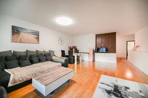 Gepflegte 2-Zimmer-Wohnung mit Balkon und TG-Stellplatz in bevorzugter Lage von Bonn - Oberkassel – Die vollständige Adresse der Immobilie erhältst du vom Anbieter., 53227 Oberkassel, Bonn – Vorschaubild 6