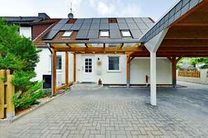„Platz für die ganze Familie – 232 m² Wohnfläche, Einliegeroption, moderne Energietechnik“.