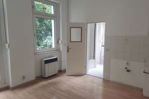 Renovierte 3-Zi.-Whg, Küche, Diele, Bad mit Terrasse u. gr. Garten – Schwarzer Weg 229, 42117 Elberfeld West, Wuppertal – Vorschaubild 10