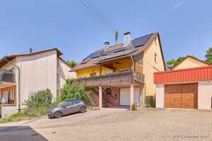 In ruhiger Lage von Schönbrunn: Einfamilienhaus, teilrenoviert und mit PV-Anlage, Wärmepumpe, sowie  – Die vollständige Adresse der Immobilie erhältst du vom Anbieter., 69436 Schönbrunn – Vorschaubild 2