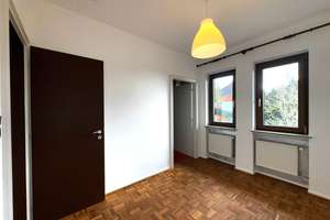 SINGLE FAMILY HOUSE! with 1595 m² plot, 6-room, 5-bed, 3.5-bath and outdoor sauna! *18 min to Clay* – Die vollständige Adresse der Immobilie erhältst du vom Anbieter., 65388 Schlangenbad – Vorschaubild 28