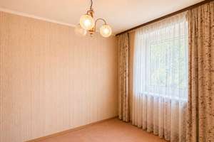 Wertsteigerungspotenzial in gefragter Lage – Haus mit Garten und Terrasse - Sanierungsbedürftig – Die vollständige Adresse der Immobilie erhältst du vom Anbieter., 81927 Englschalking, München – Vorschaubild 4