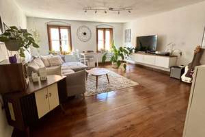 Großzügige Altbauwohnung in bester Innenstadtlage