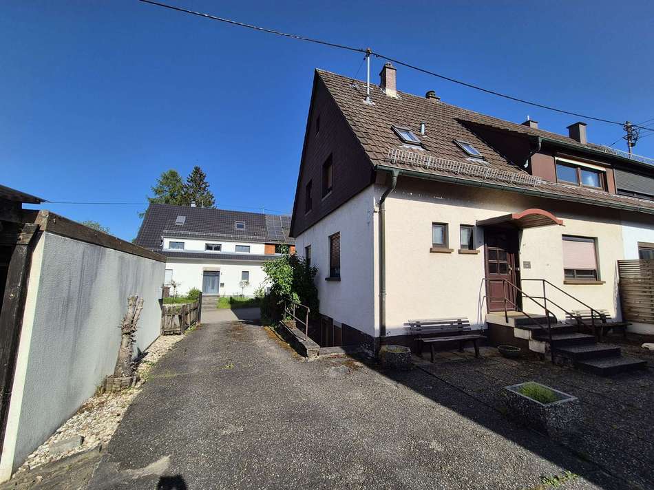 cdEZAKPvunBJoDqLm3LuHvzA-big 2