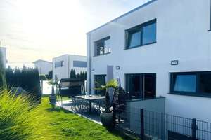 Großzügiges, modernes EFH mit Einliegerwohnung in Laupheim – Die vollständige Adresse der Immobilie erhältst du vom Anbieter., 88471 Laupheim – Vorschaubild 1