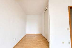 Lichtenbroich: helle 1-Zimmerwohnung mit Balkon & Tiefgaragenstellplatz in ruigher Lage – 40472 Unterrath, Düsseldorf – Vorschaubild 6