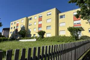 Neu renovierte 3-Zimmer-Wohnung mit Balkon, Garage in Pforzheim Rod