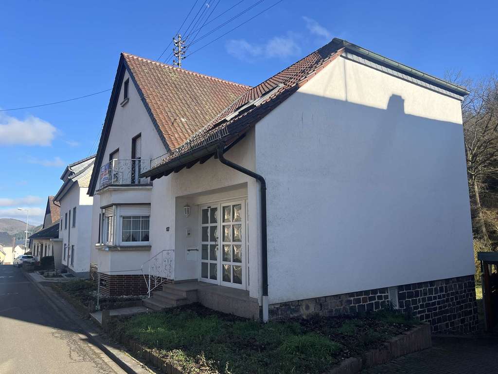 Immobilie in Kirn - Top-Gelegenheit! Großzügiges Einfamilienhaus mit Potenzial in Kirn-Sulzbach zu verkaufen! - Bild 2