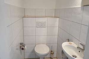 Großzügiges Reihenmittelhaus 
mit Balkon, Terrasse, 
kleinem Garten und Garage 
in Neckarwestheim – Die vollständige Adresse der Immobilie erhältst du vom Anbieter., 74382 Neckarwestheim – Vorschaubild 9