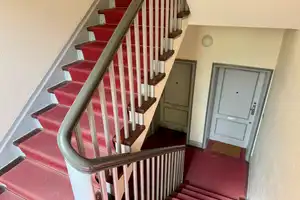 Investieren mit Stil: Altbauwohnung in der Künstlerkolonie nahe Rüdesheimer Platz – Berlin – Vorschaubild 2