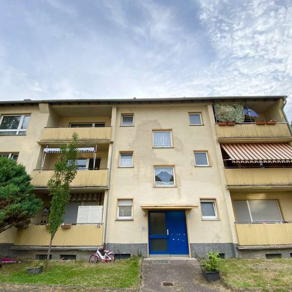 *** frische 2-Zimmer-Wohnung - frisch in Renovierung - mit Balkon - Gartenmitbenutzung ***