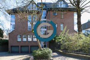SOLIDE BAUSUBSTANZ, TERRASSE, GARTENBEREICH & GARAGE - RUHIGE LAGE - ZUR ZEIT VERMIETET – Die vollständige Adresse der Immobilie erhältst du vom Anbieter., 12203 Lichterfelde, Berlin – Vorschaubild 1