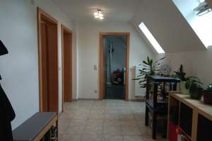 Stilvolle 2-Zimmer-DG-Wohnung mit EBK in Augsburg