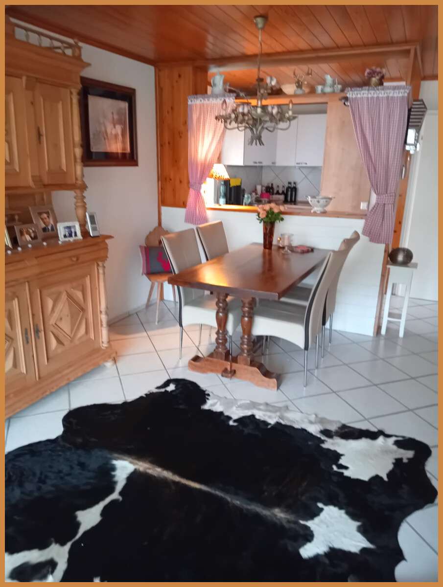 Immobilie in Bad Peterstal-Griesbach - Wohnen mit Weitblick: Stilvolle 2-Zimmer-Wohnung in Hanglage von Bad-Peterstal Griesbach ! - Bild 2