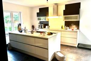 Großzügiges Wohnen in modernem Interieur