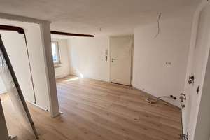 Kernsanierte 2-Zimmer Altbauwohnung in Stuttgart-Plieningen – Die vollständige Adresse der Immobilie erhältst du vom Anbieter., 70599 Plieningen (Ortsteil), Stuttgart – Vorschaubild 2
