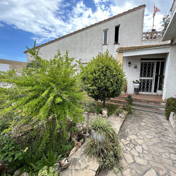 Villa zum Verkauf in Els Muntells, 4 Schlafzimmer.