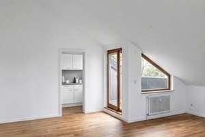Frisch renovierte Wohnung mit außergewöhnlicher Raumhöhe, neuer Einbauküche, Südbalkon und Garage – Die vollständige Adresse der Immobilie erhältst du vom Anbieter., 72770 Betzingen, Reutlingen – Vorschaubild 5