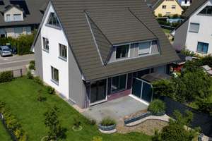Haus zum Kauf (Garten, ausgebauter Dachboden, Keller, Einbauküche, uvm.) – Die vollständige Adresse der Immobilie erhältst du vom Anbieter., 14476 Fahrland, Potsdam – Vorschaubild 2